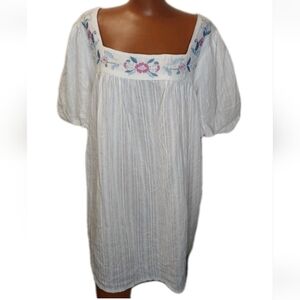 Aveology Square Neck Top Woman Plus Sz 26/28W Floral Embroidered Puff Sleeves